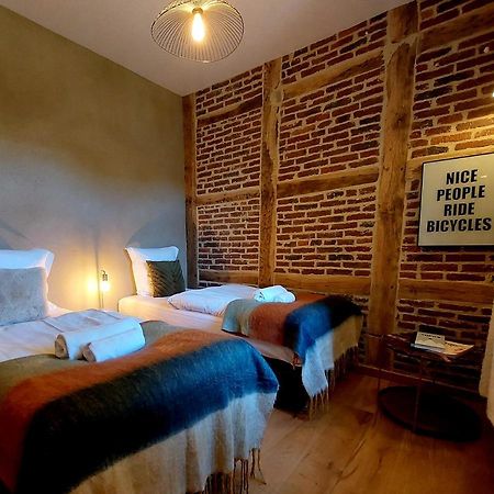 Les Suites De Petit Bomal ดูร์บี ภายนอก รูปภาพ