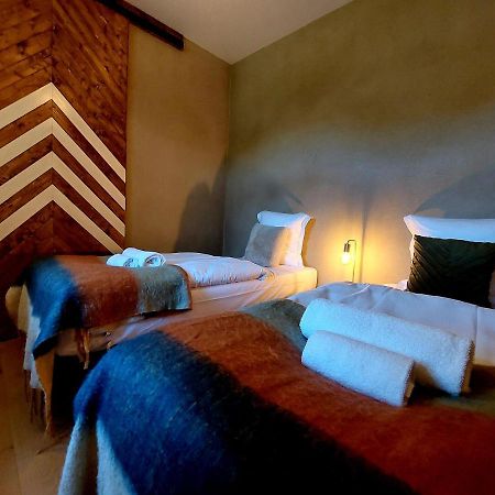 Les Suites De Petit Bomal ดูร์บี ภายนอก รูปภาพ