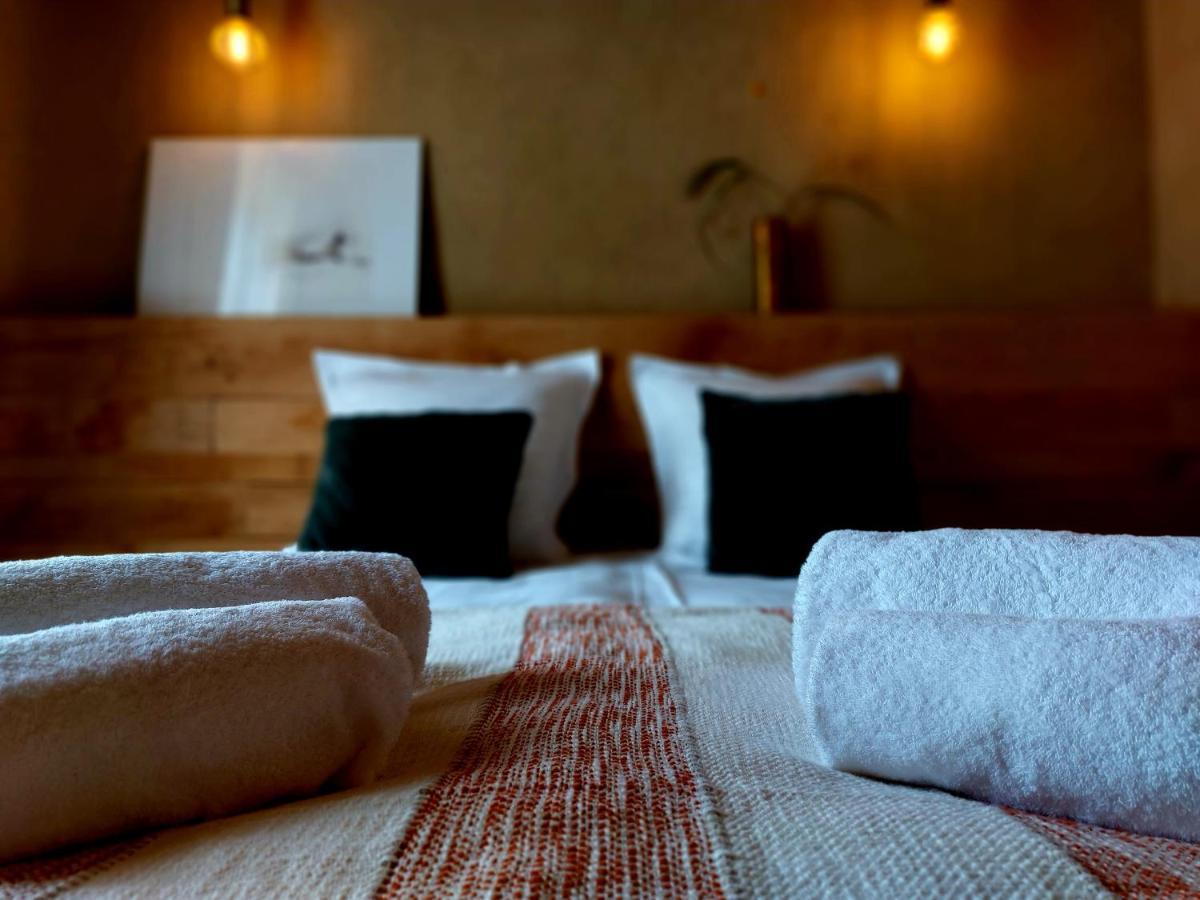Les Suites De Petit Bomal ดูร์บี ภายนอก รูปภาพ