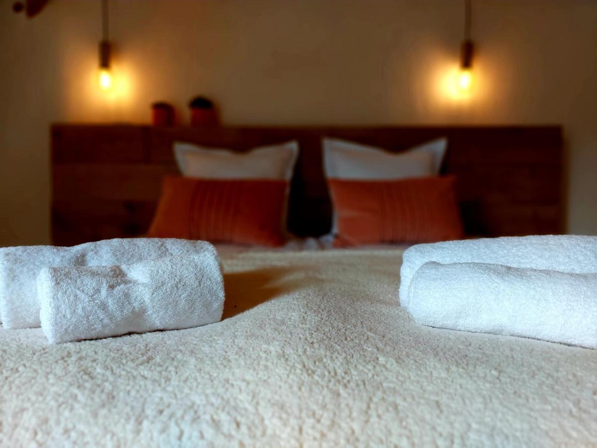 Les Suites De Petit Bomal ดูร์บี ภายนอก รูปภาพ